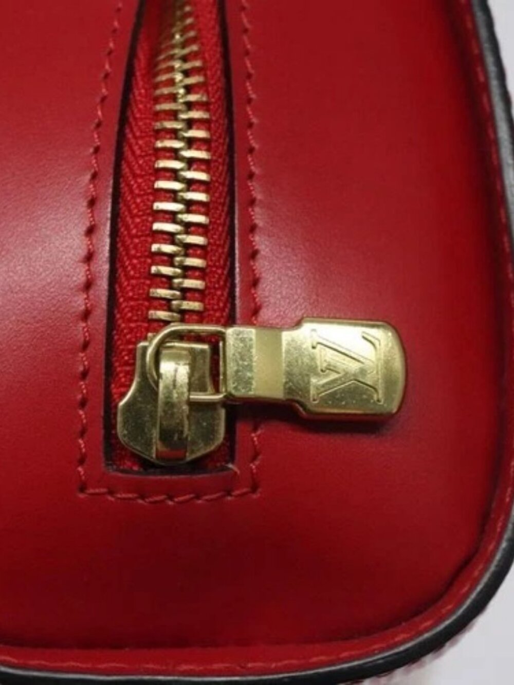 LOUIS VUITTON Epi Dauphine MM Pouch Red M48457 LV Auth th5640 - Picture 7 of 16